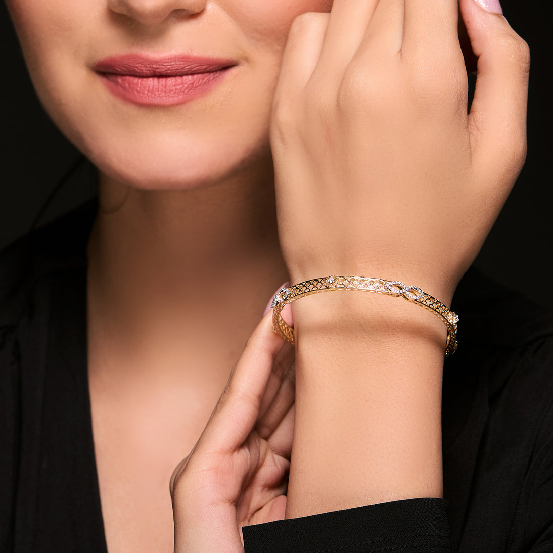 Shimmering Matrix Diamond Bangle