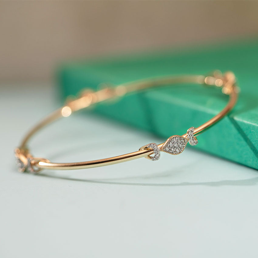 Saarya Diamond Bangle