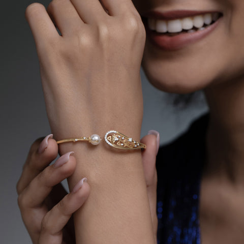 Entrancing Bracelet