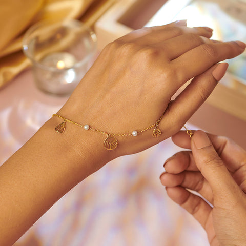 Aisha Cutout Charm Pearl Bracelet