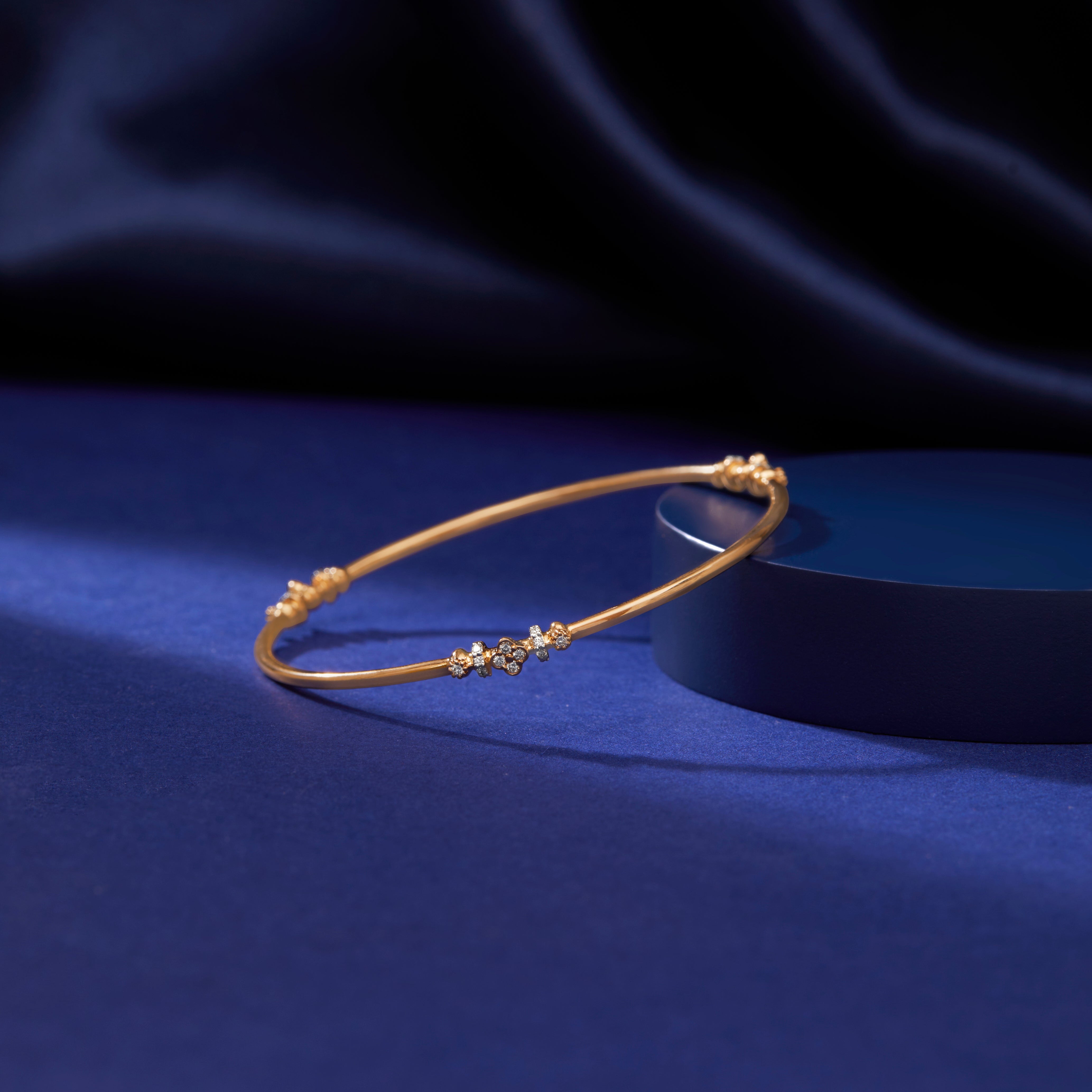 Glinting Clover Diamond Bangle