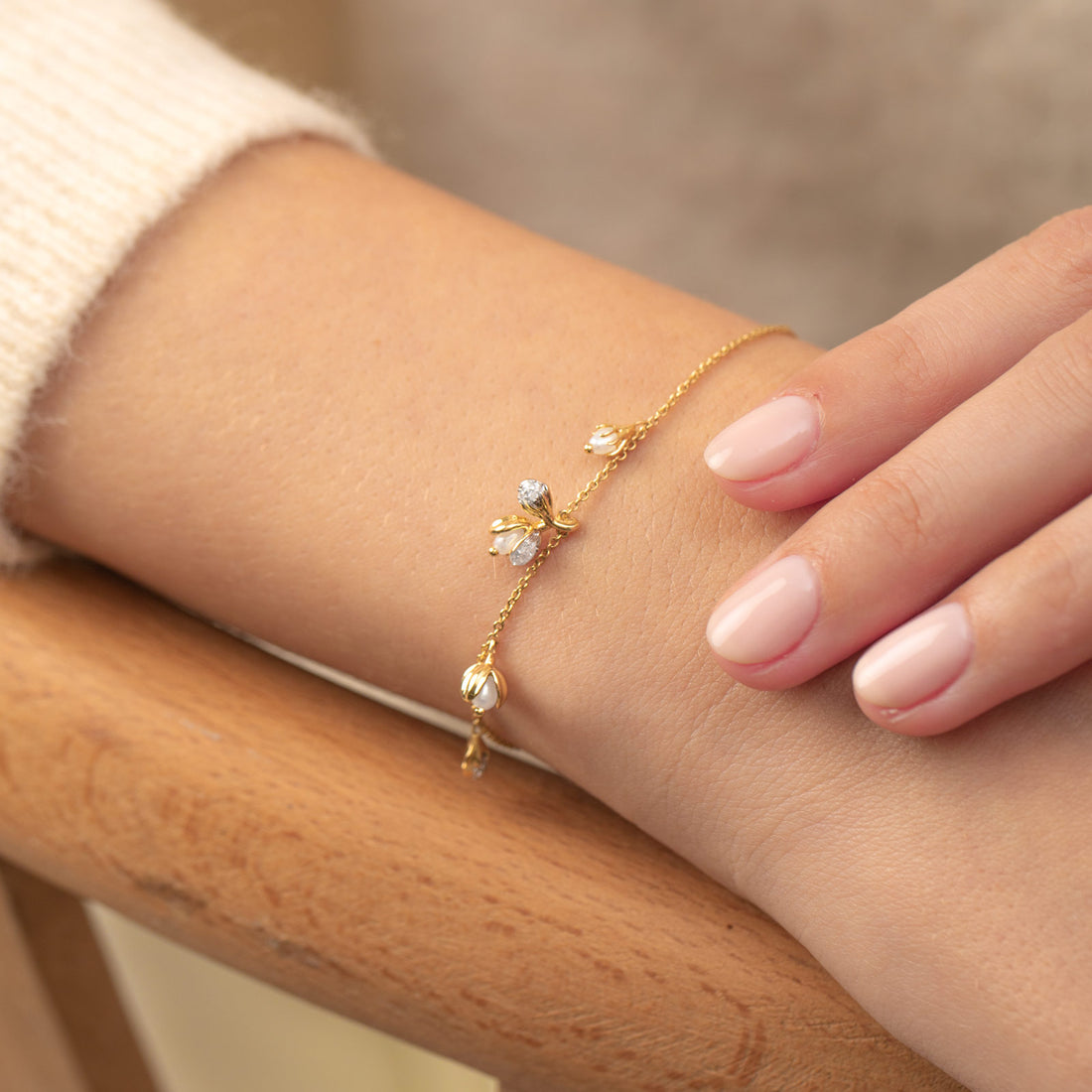 Pearly Dangle Diamond Bracelet