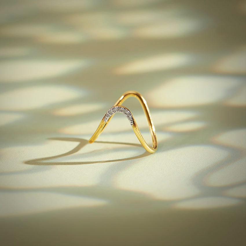 Glowy Diamond Vanki Ring