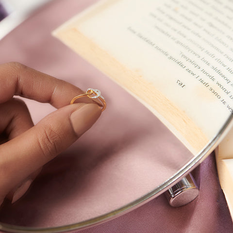 Silvia Love Knot Diamond Ring