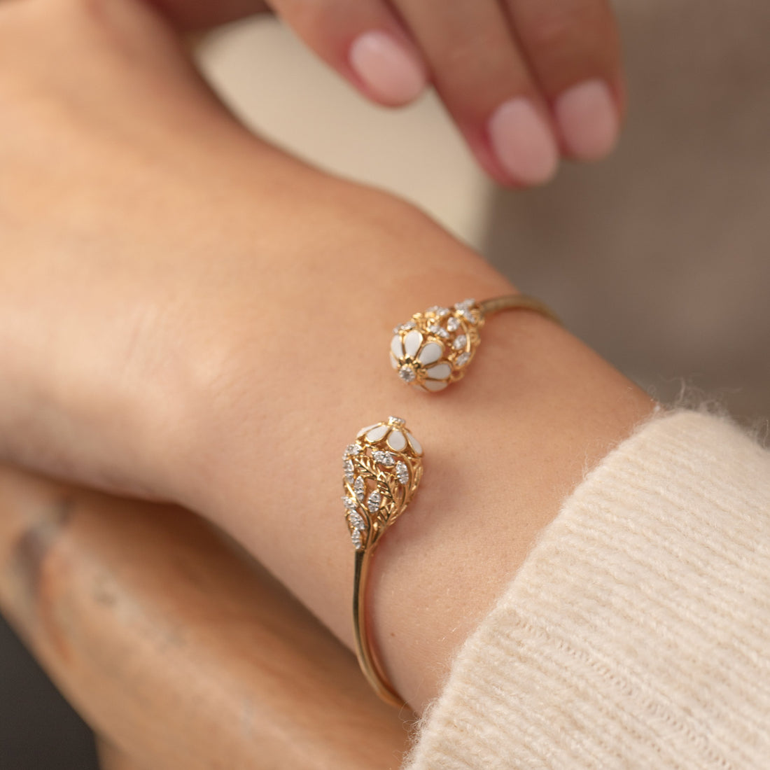 Strong Floret Diamond Bracelet