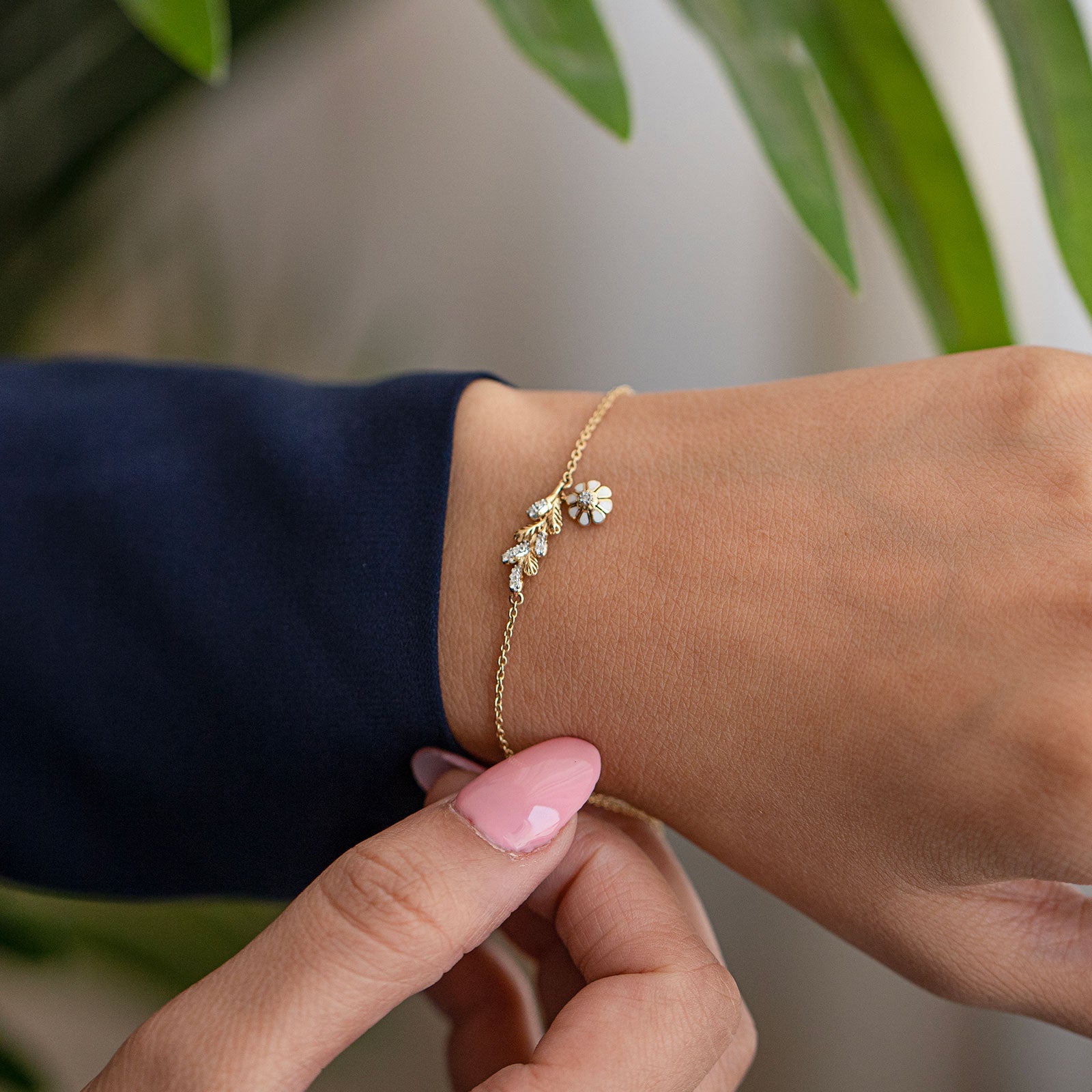 Petal Sparkle Diamond Chain Bracelet