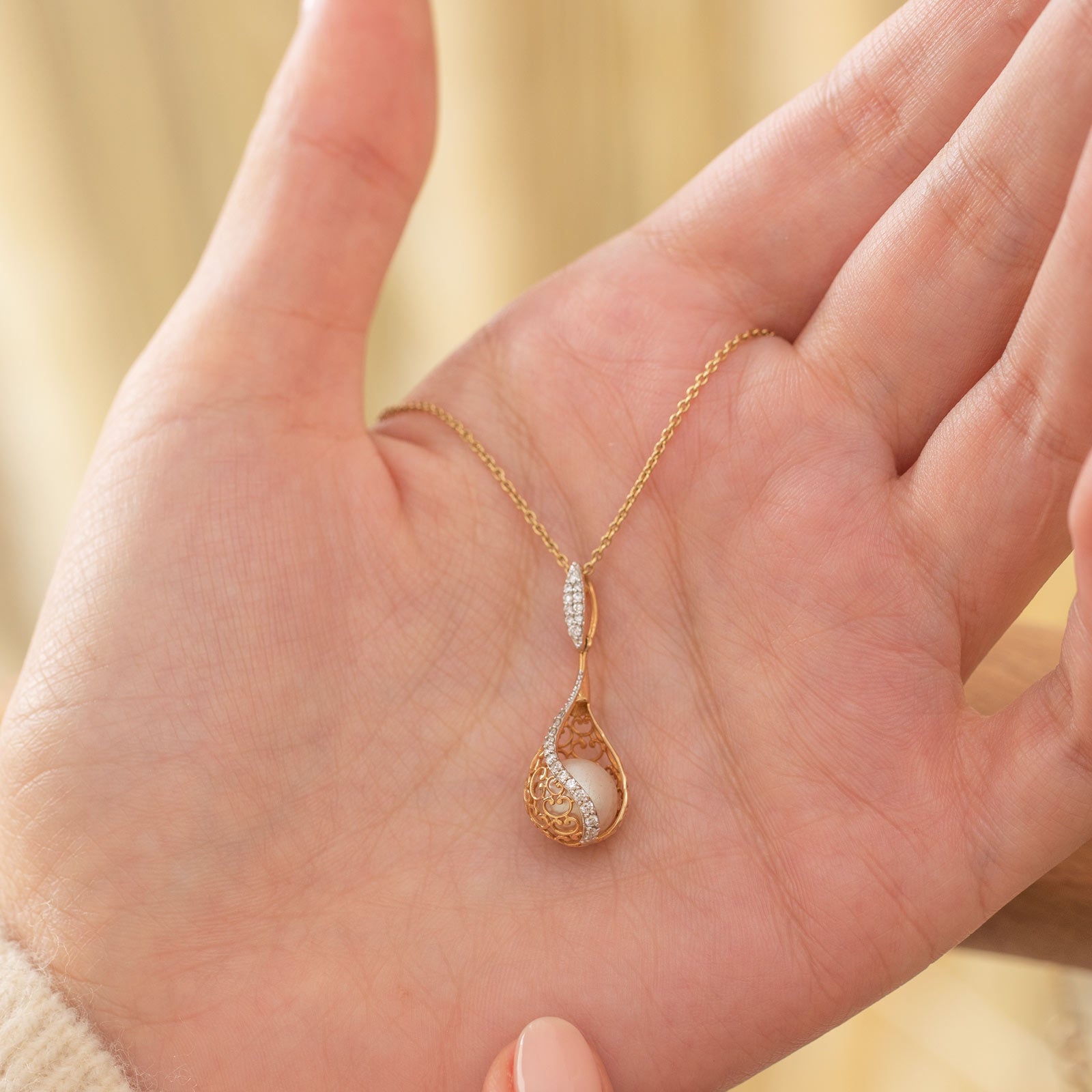 Jisha Ornate Pearl Necklace