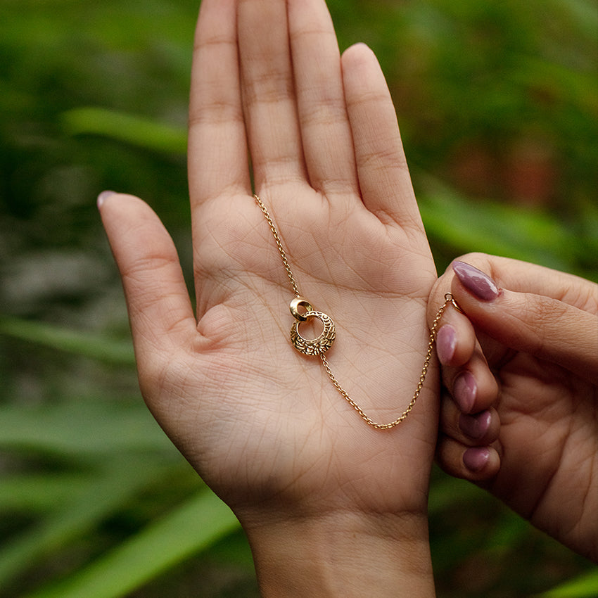 Elle Interlooped Cutout Gold Bracelet