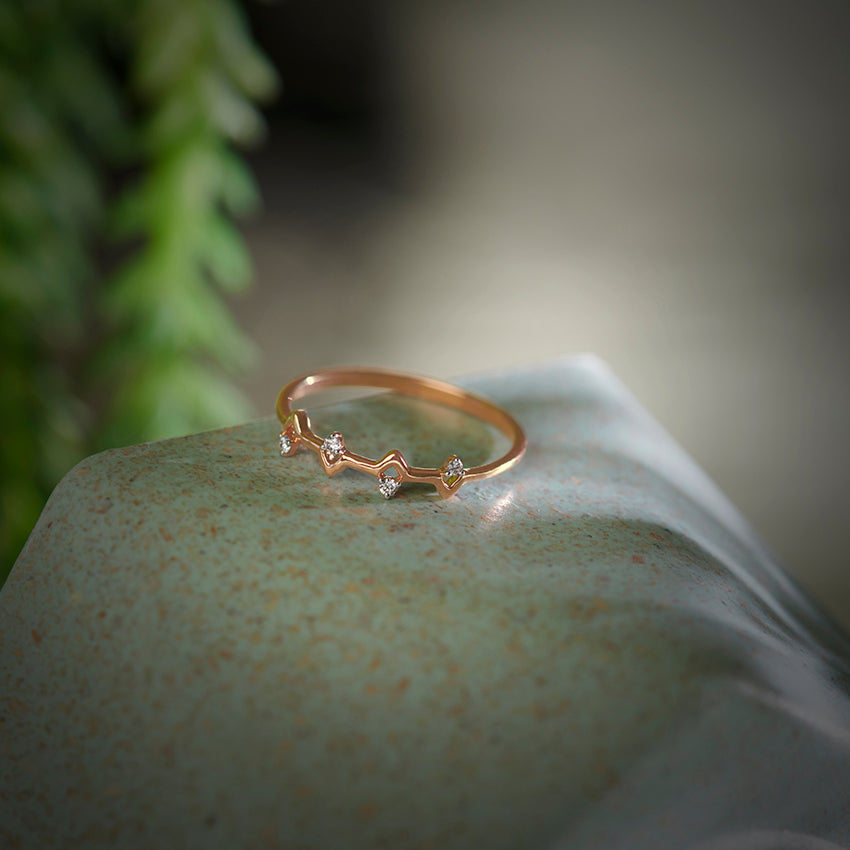 Classic Geometric Diamond Band