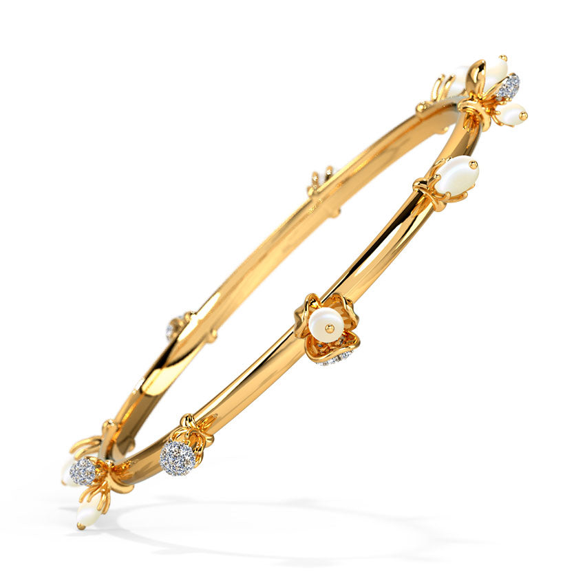 Swaying Pearl Bangle