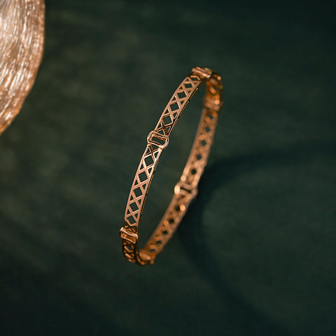 Chloe Criss-Cross Gold Bangle