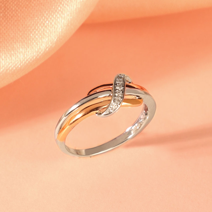Nova Twist Infinity Diamond Ring