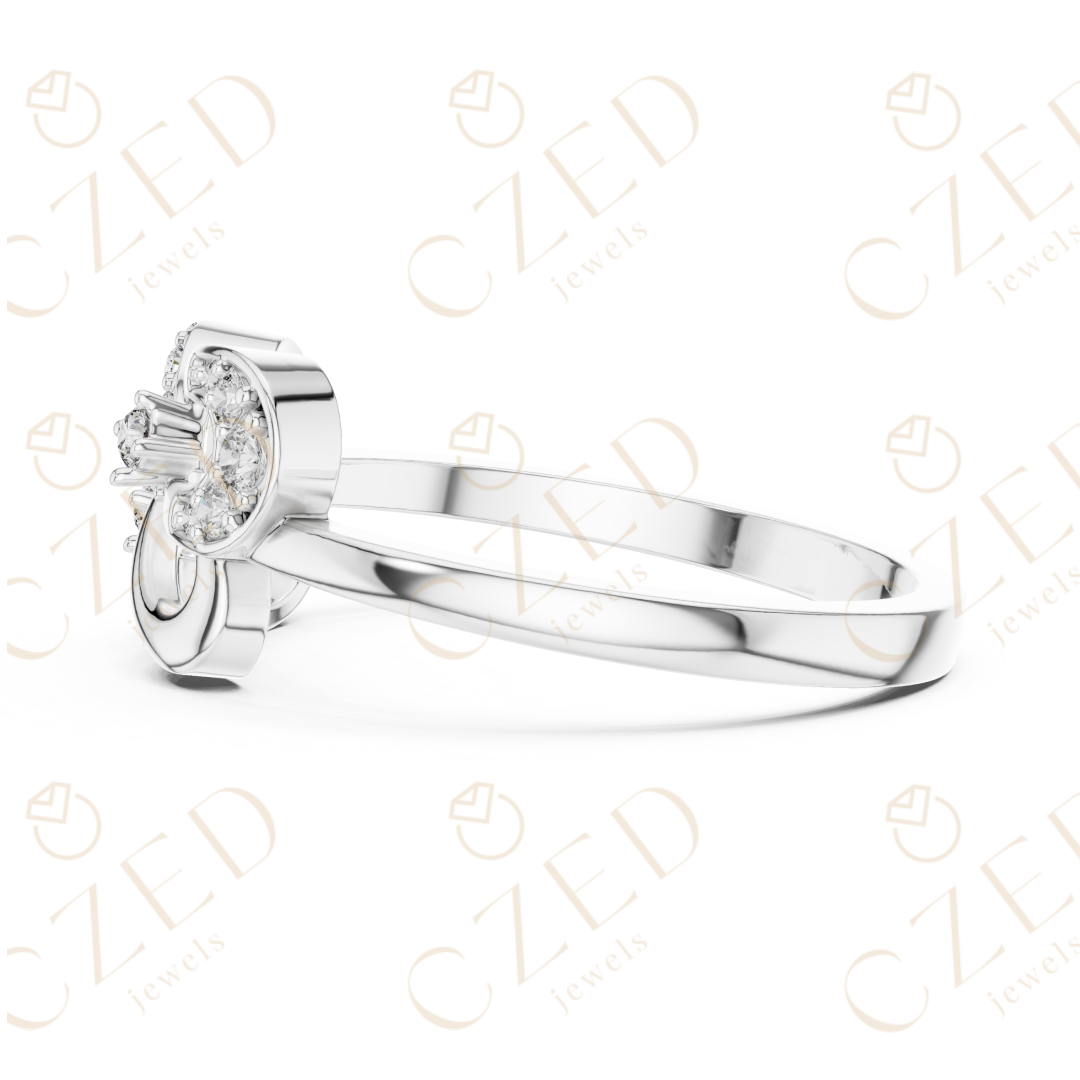 Round Cut Diamond Interlocking Halo Twist Ring