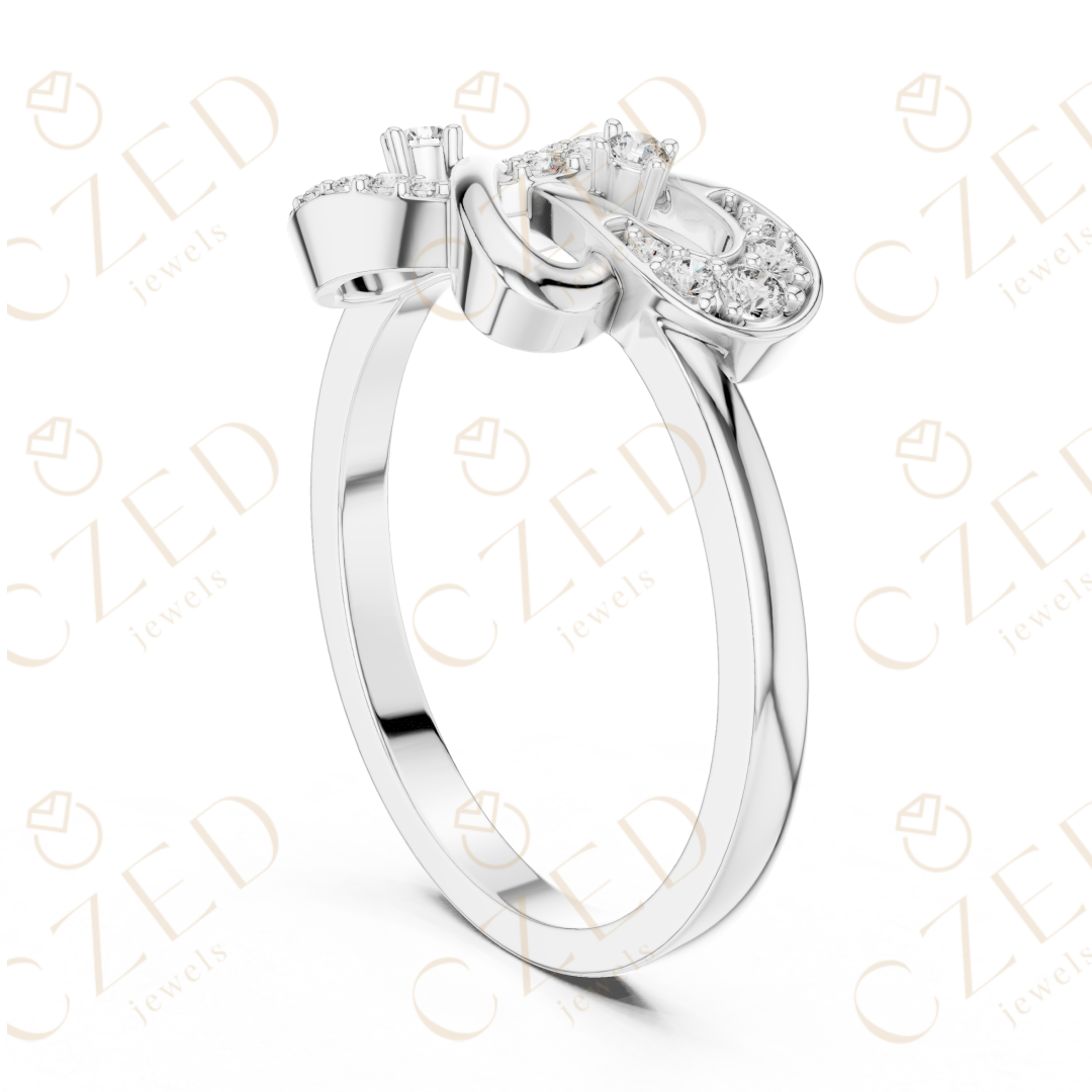 Round Cut Diamond Interlocking Halo Twist Ring