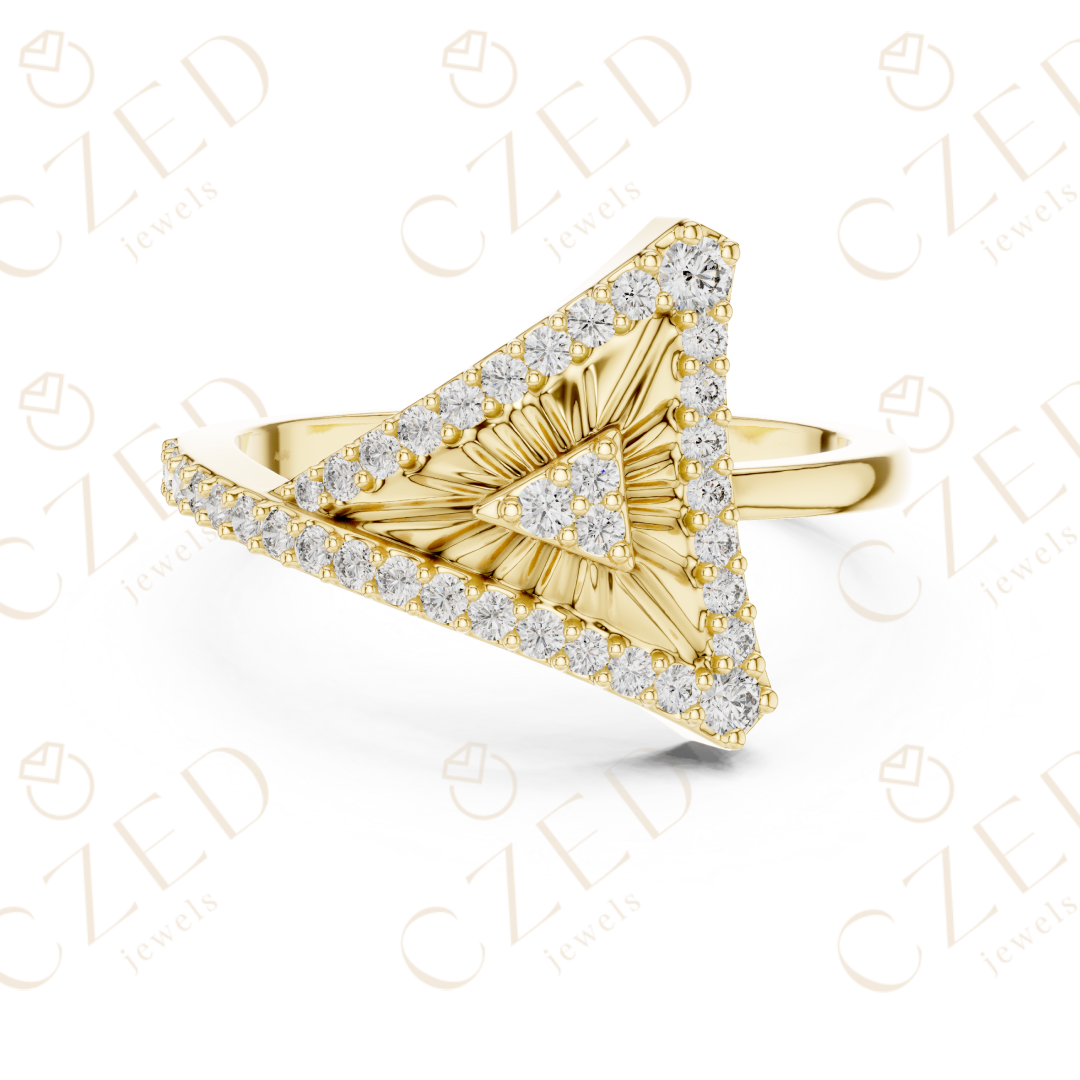 Round Cut Diamond Geometric Triangle Halo Ring